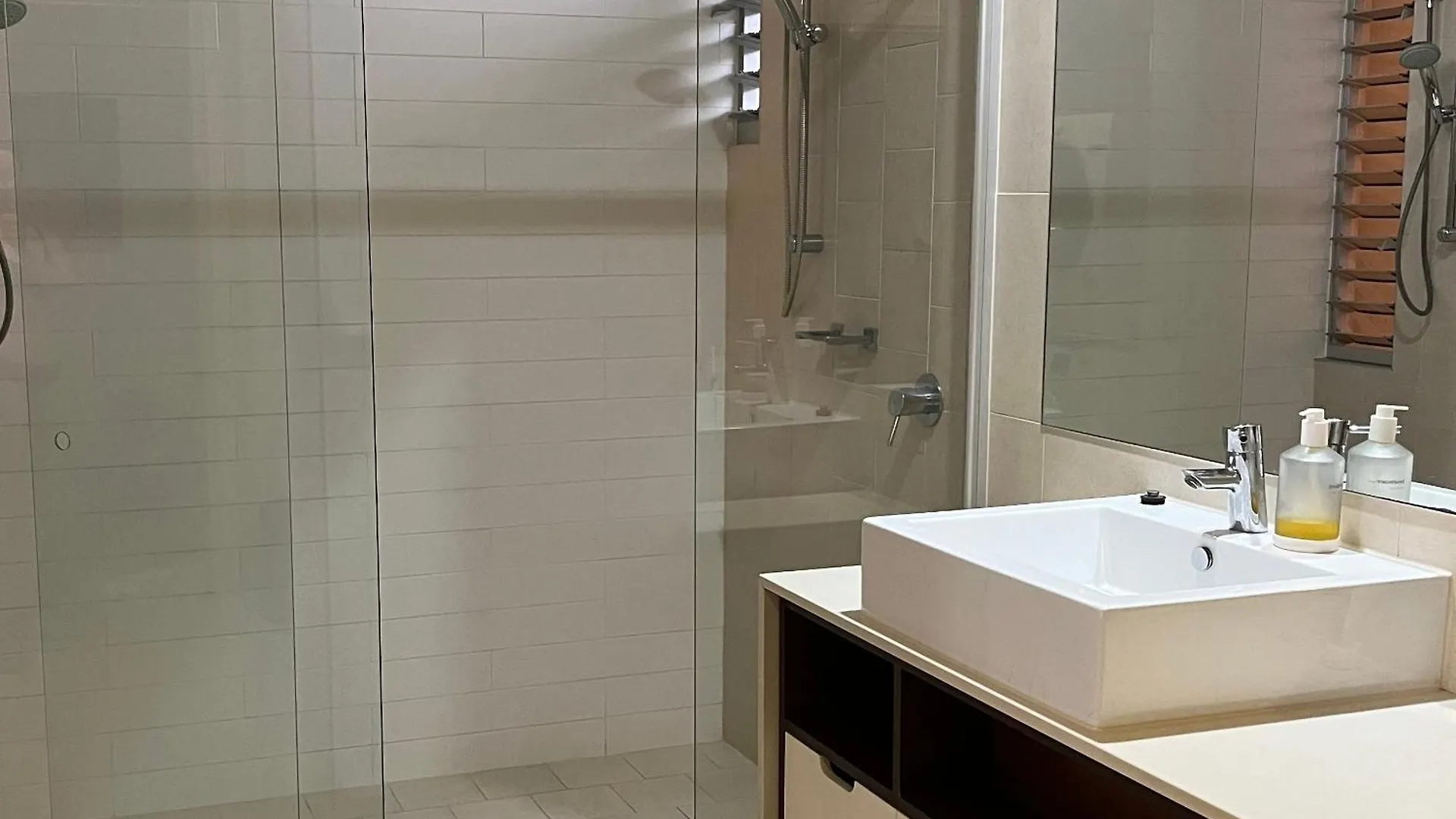 Luxury For 2, Noosa Heads Apartment
